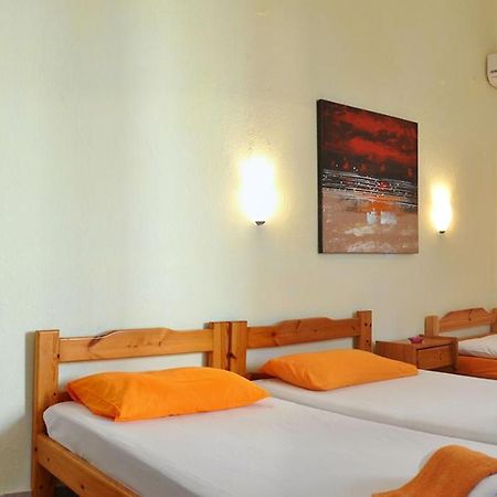 Natsios Apartments Hanioti Esterno foto