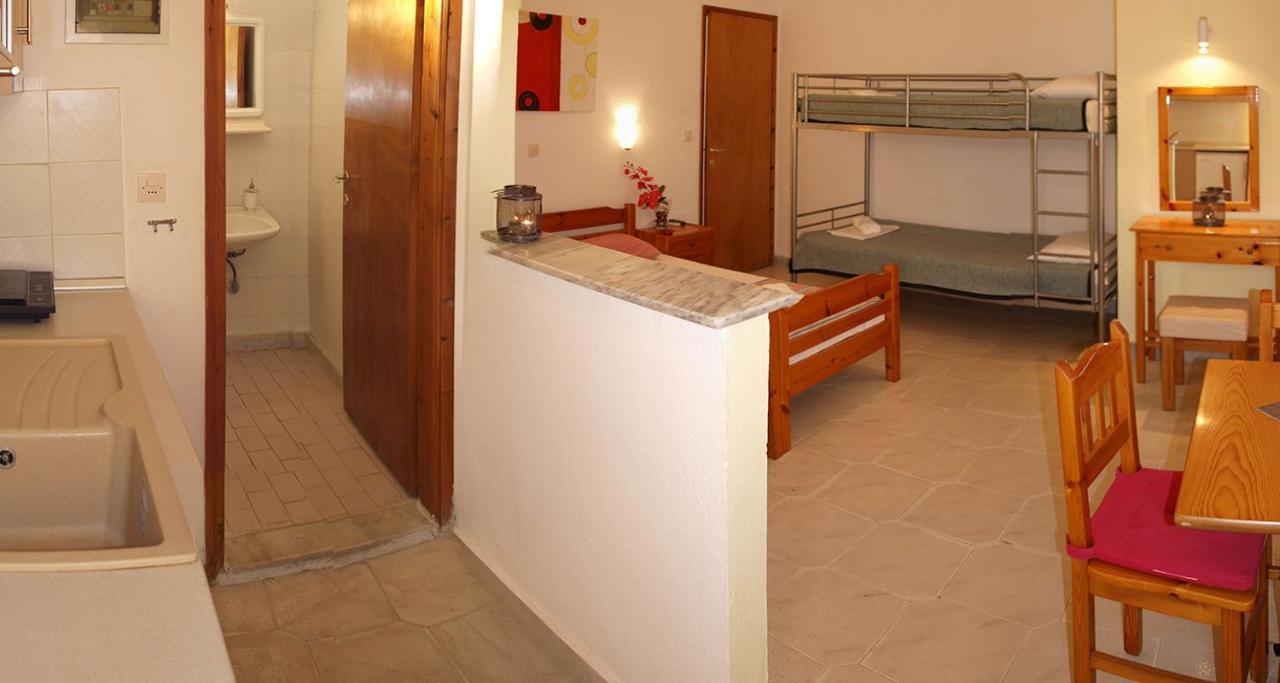 Natsios Apartments Hanioti Esterno foto